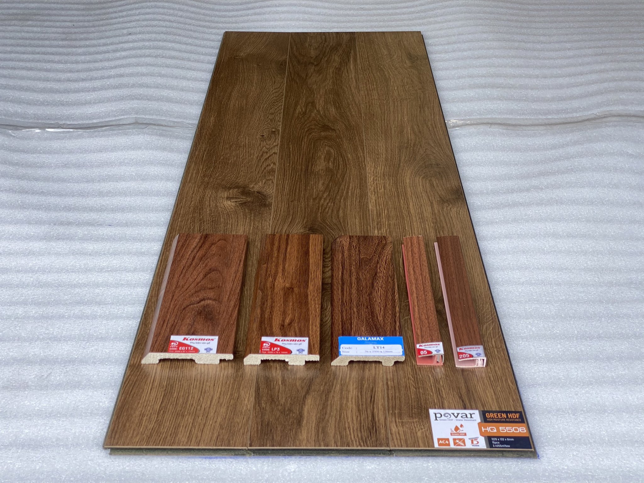 Sàn gỗ Povar 8mm QH5506