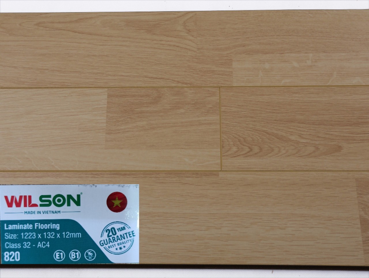 Sàn gỗ Wilson 12mm 820